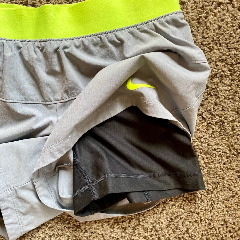 Nike Women's Dri-Fit Running Shorts - Picture 3 of 7